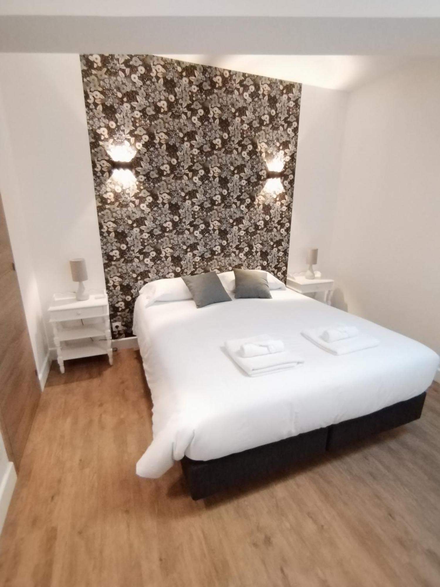 Le Familia Apartment Guer Exterior photo